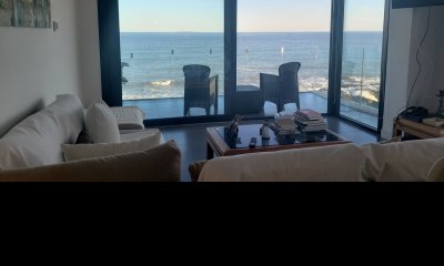 Venta Apartamento 3 Dormitorios, Edificio Bonaire, Frente al mar