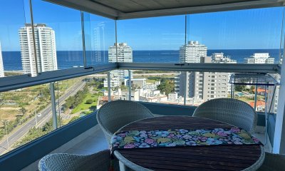 Piso alto, Esquinero, 3 Dormitorios, Playa Brava