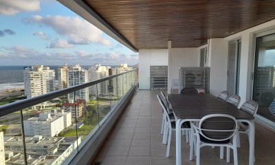 Piso Alto, Icon Brava