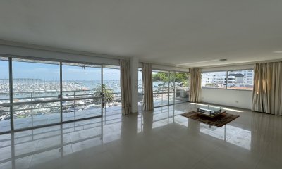 Venta apto Puerto 4 dormitorios y servicio