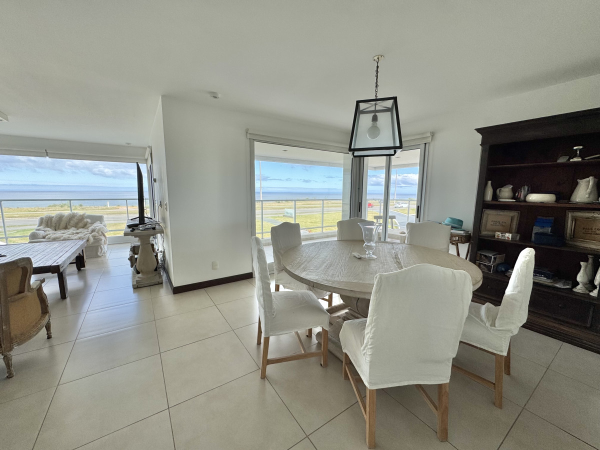 Amplio Apartamento 3 Dormitorios Con Barbacoa y Vista al Mar