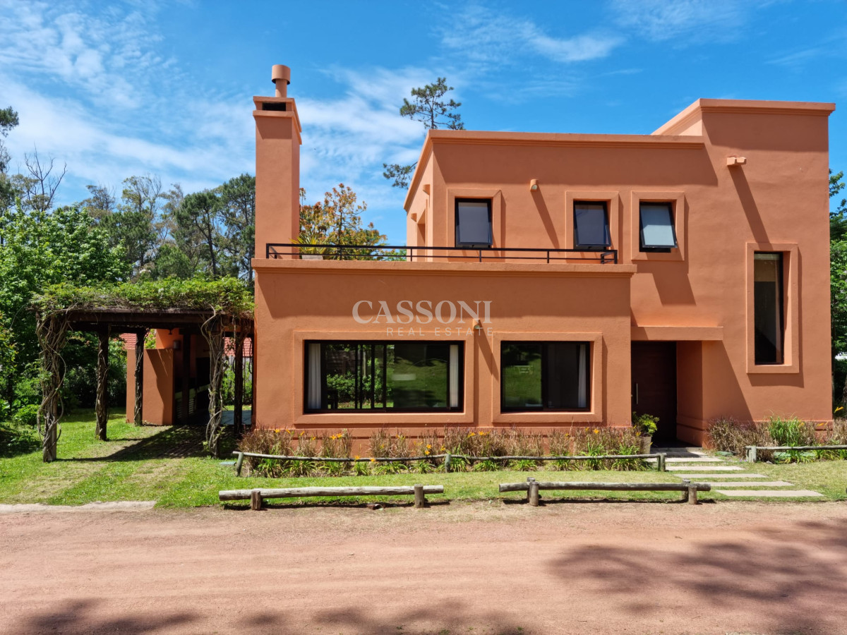 Casa ID.227 - Hermosa Casa de 2 Dormitorios 
