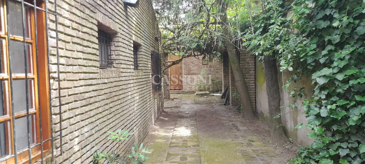 Casa ID.879 - Venta Casa de 3 Dormitorios, A pasos de Playa Brava 