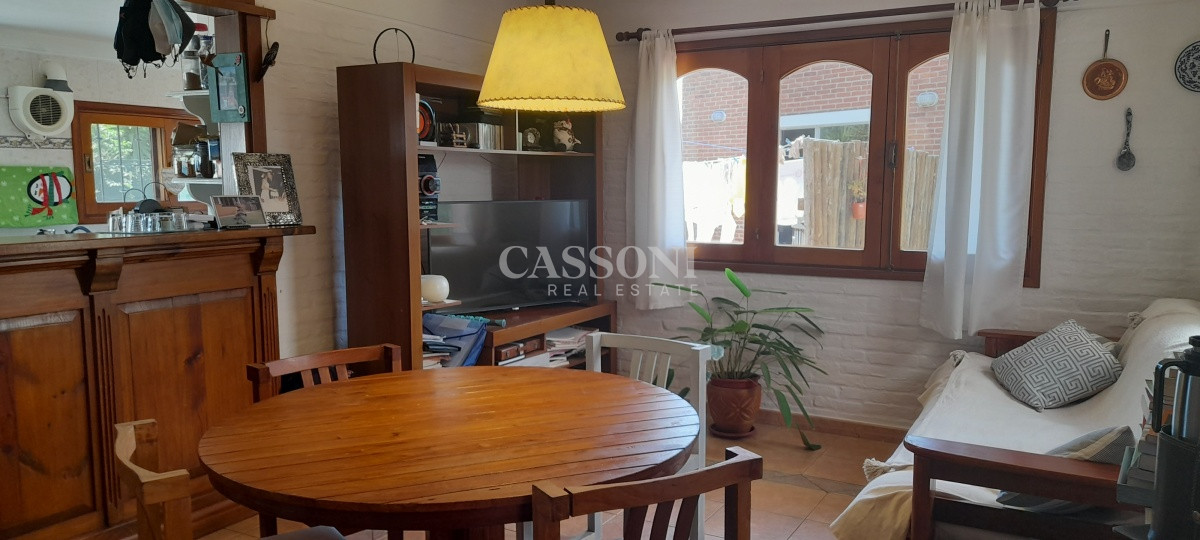 Casa ID.936 - Casa de 5 Dormitorios en Zona Colegios 