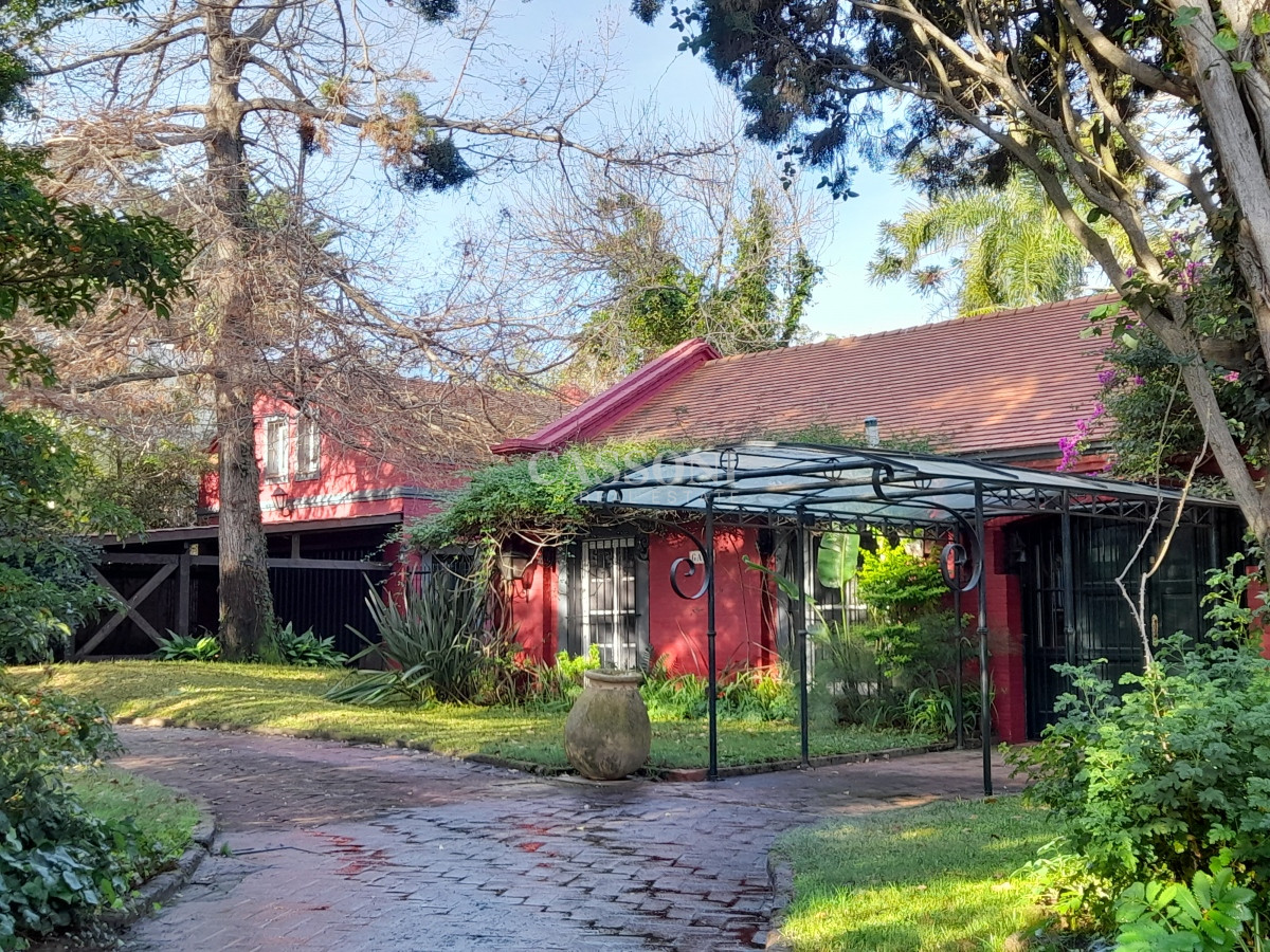 Casa ID.1261 - Casa en Mansa, Gran terreno, Piscina climatizada, Losa radiante 