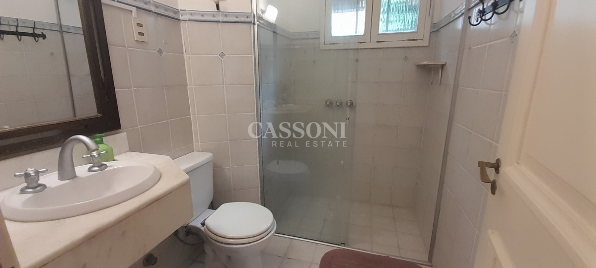 Casa ID.879 - Venta Casa de 3 Dormitorios, A pasos de Playa Brava 