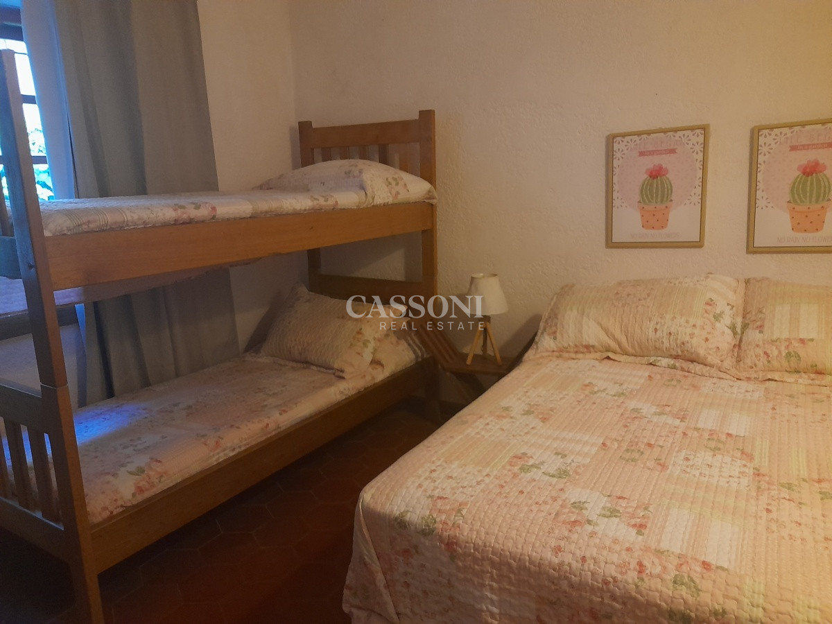 Casa ID.879 - Venta Casa de 3 Dormitorios, A pasos de Playa Brava 