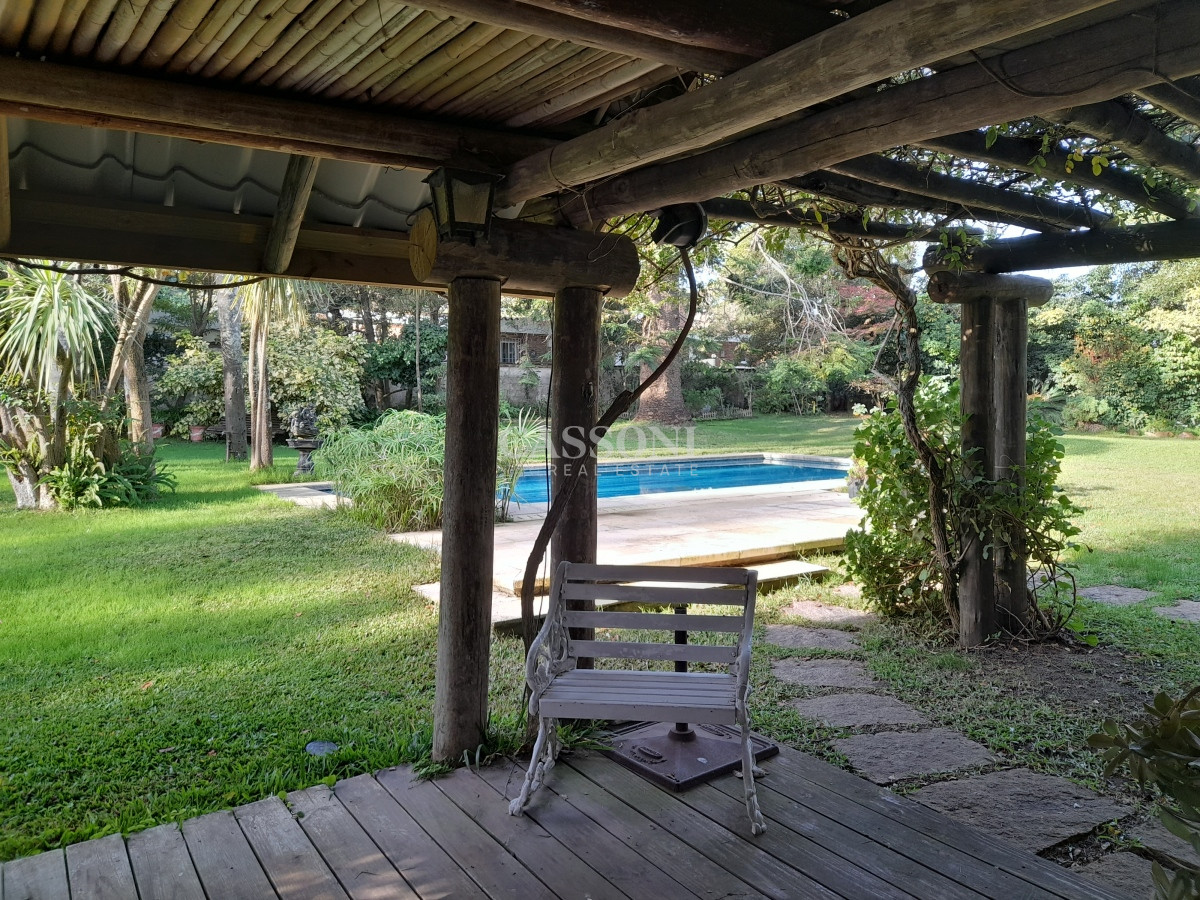 Casa ID.1261 - Casa en Mansa, Gran terreno, Piscina climatizada, Losa radiante 