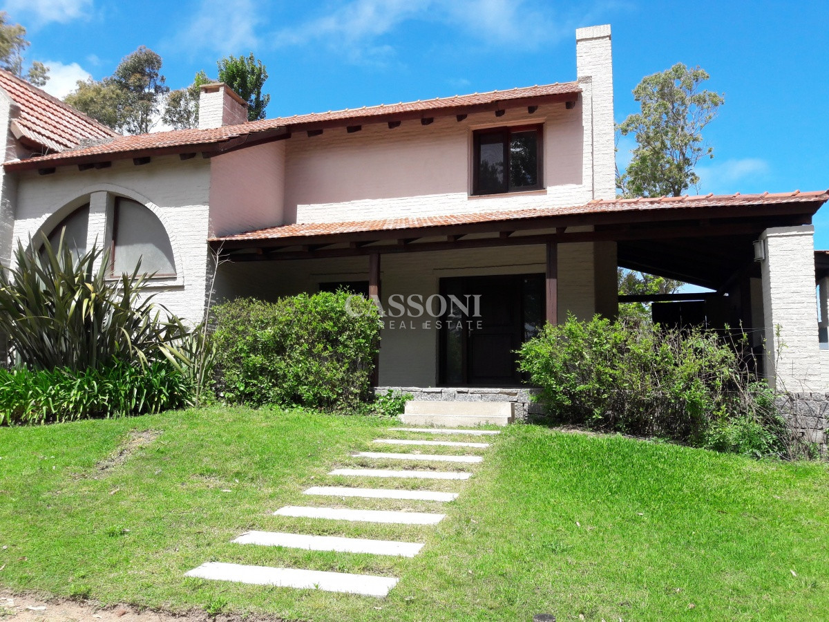 Casa ID.239 - Hermosa Casa 2 Dormitorios Barrio Privado 
