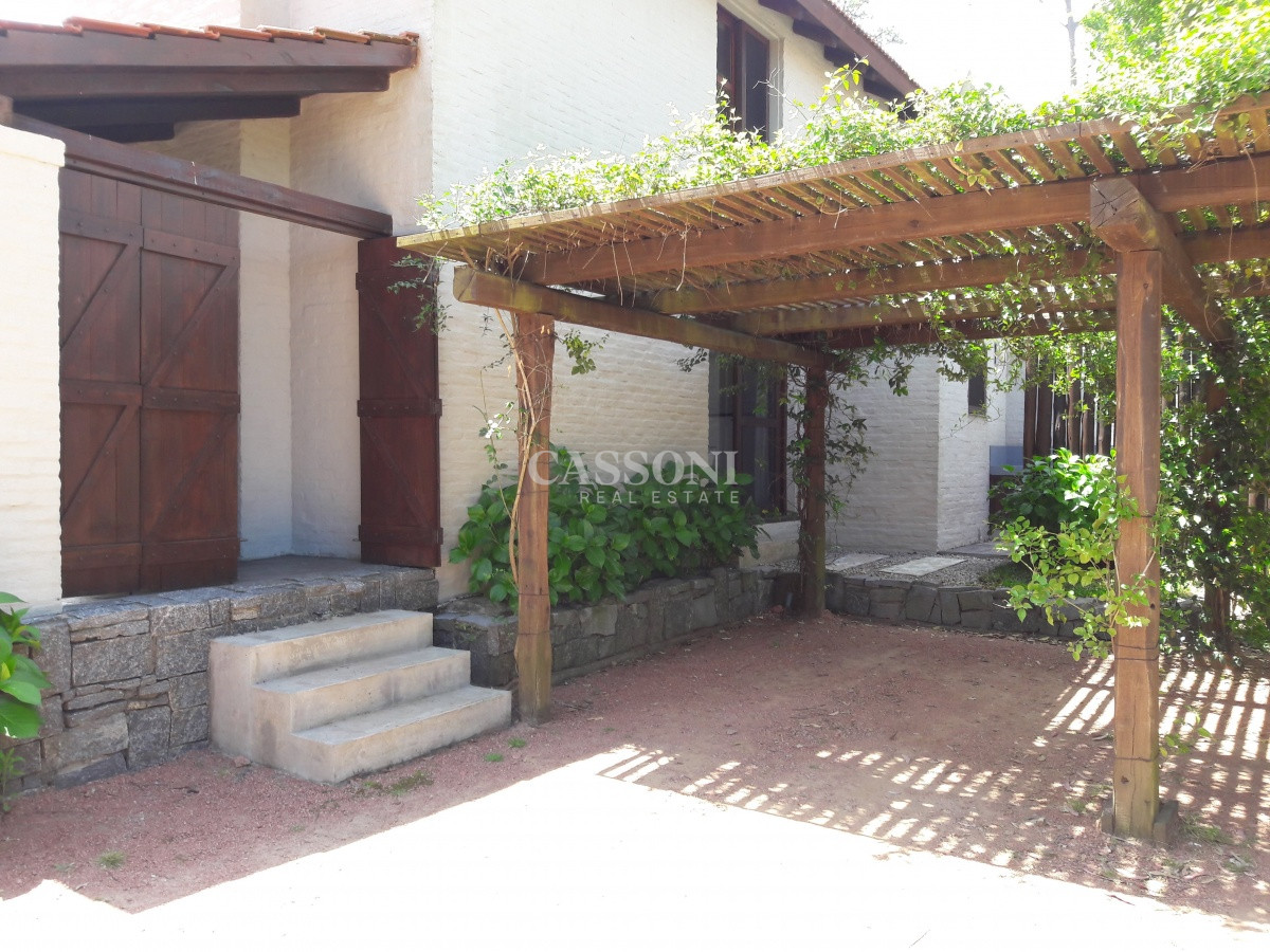 Casa ID.239 - Hermosa Casa 2 Dormitorios Barrio Privado 