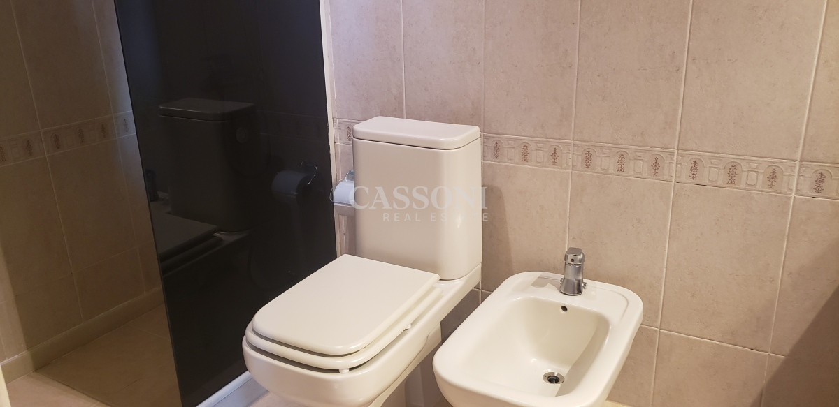 Casa ID.1783 - Venta Casa en Manzana Entera, Proyecto Aprobado para Edificio