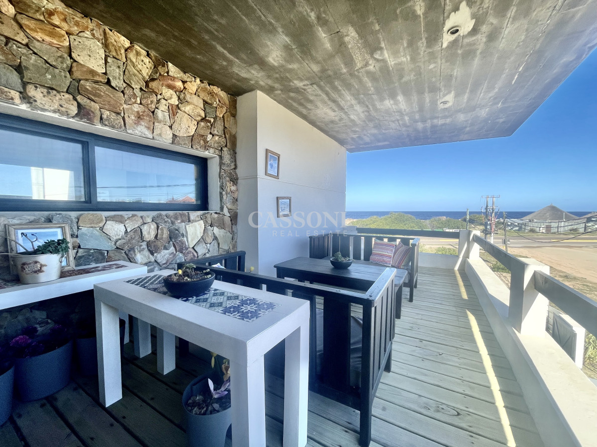Casa ID.4995 - Alquiler  primera linea de montoya