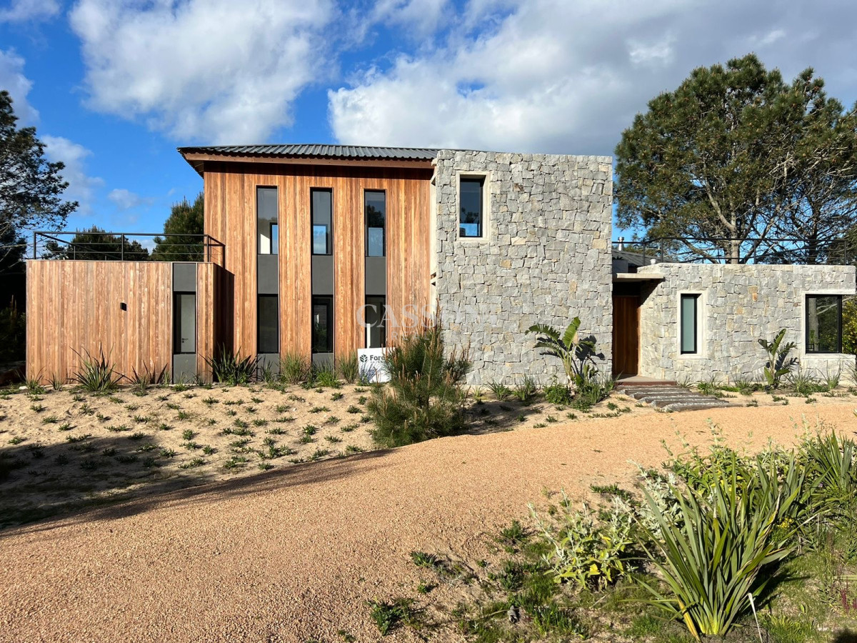 Casa ID.4888 - LAGUNA ESCONDIDA – Arquitectura, diseño y naturaleza en perfecta armonía