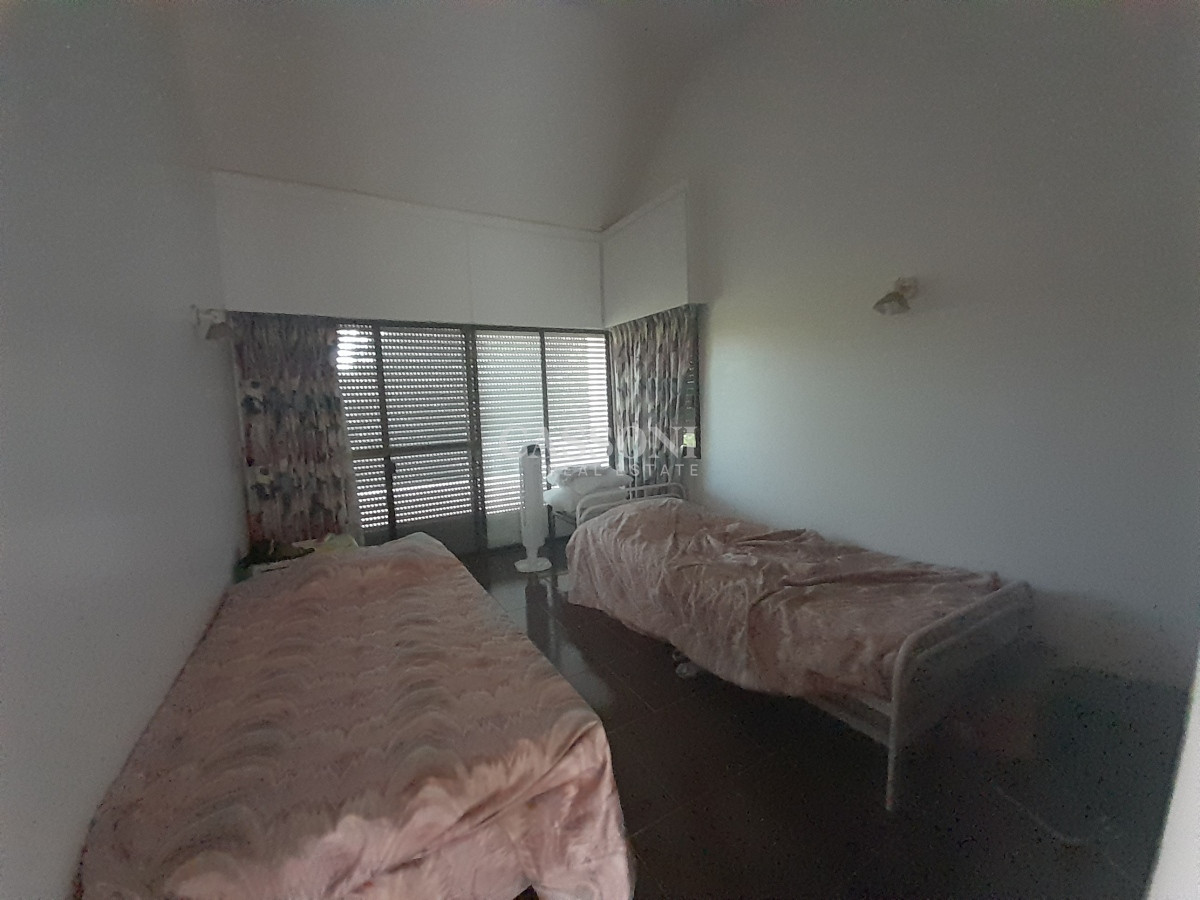 Casa ID.1828 - Alquiler Casa a 50 mts de Playa Mansa, 4 Dormitorios y Dependencia 