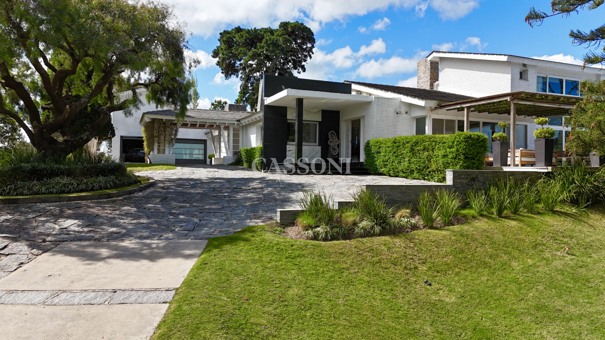 Casa ID.5098 - Espectacular Casa en Venta San Rafael