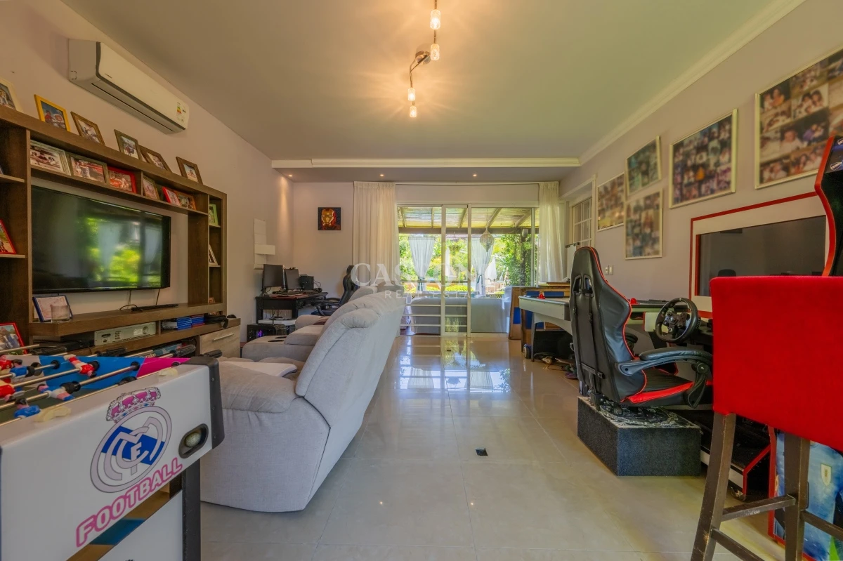 Casa ID.78 - Venta, Espectacular Residencia en Barrio Privado, La Arbolada  