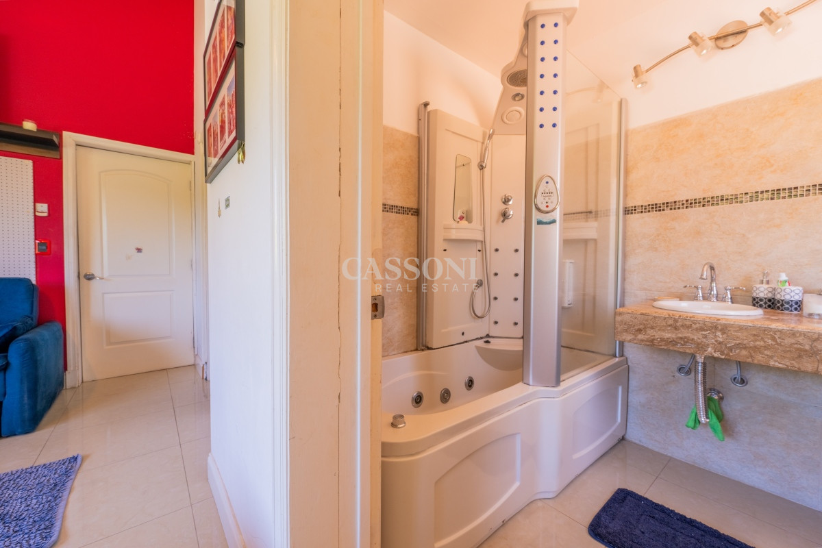 Casa ID.78 - Venta, Espectacular Residencia en Barrio Privado, La Arbolada  