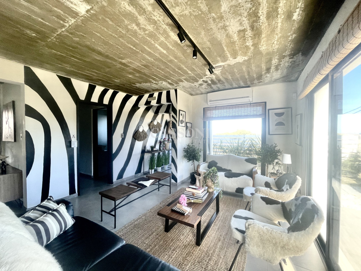 Casa ID.4995 - Alquiler  primera linea de montoya