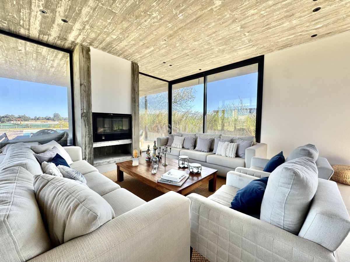 Casa ID.5033 - Casa en laguna estates