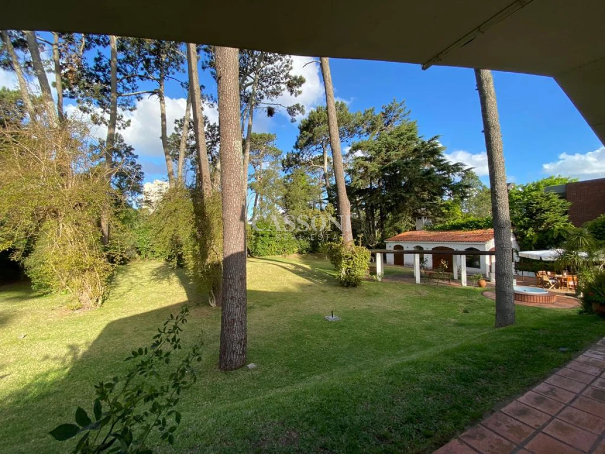 Casa ID.1260 - Casa 5 Dormitorios, Piscina, A metros de Playa Mansa 