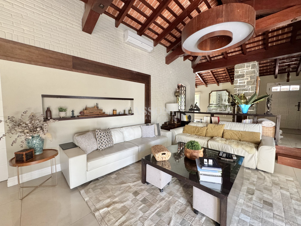Casa ID.5098 - Espectacular Casa en Venta San Rafael