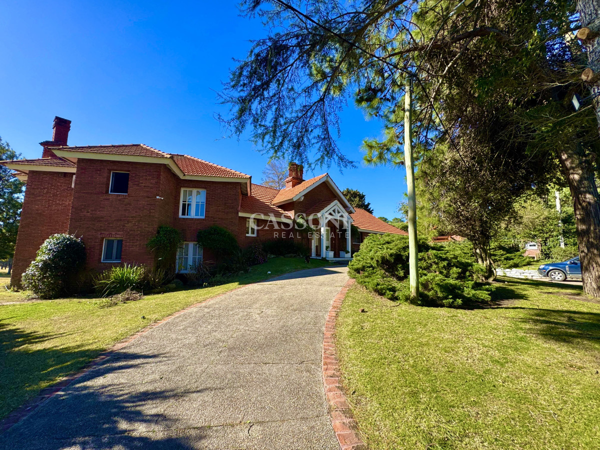 Casa ID.5010 - Residencia clásica con encanto colonial frente al golf