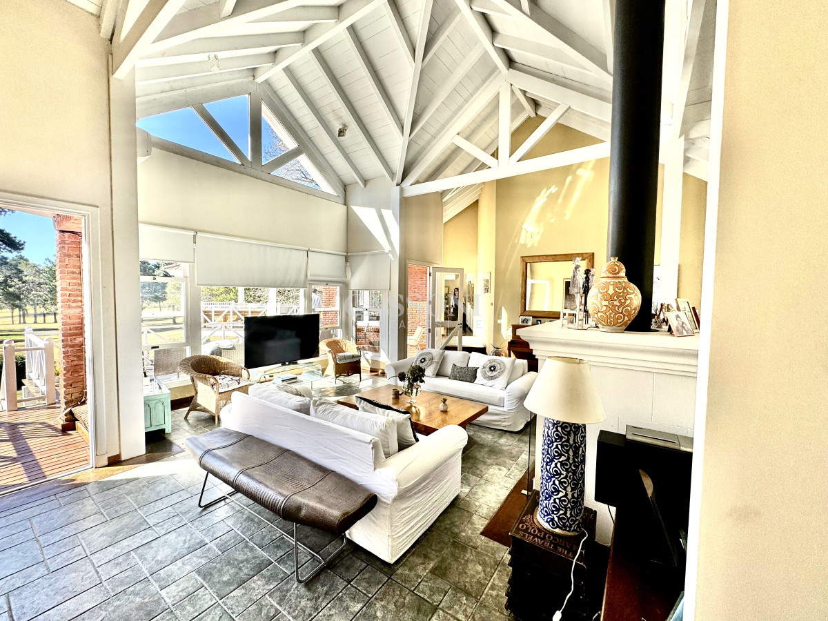 Casa ID.5010 - Residencia clásica con encanto colonial frente al golf
