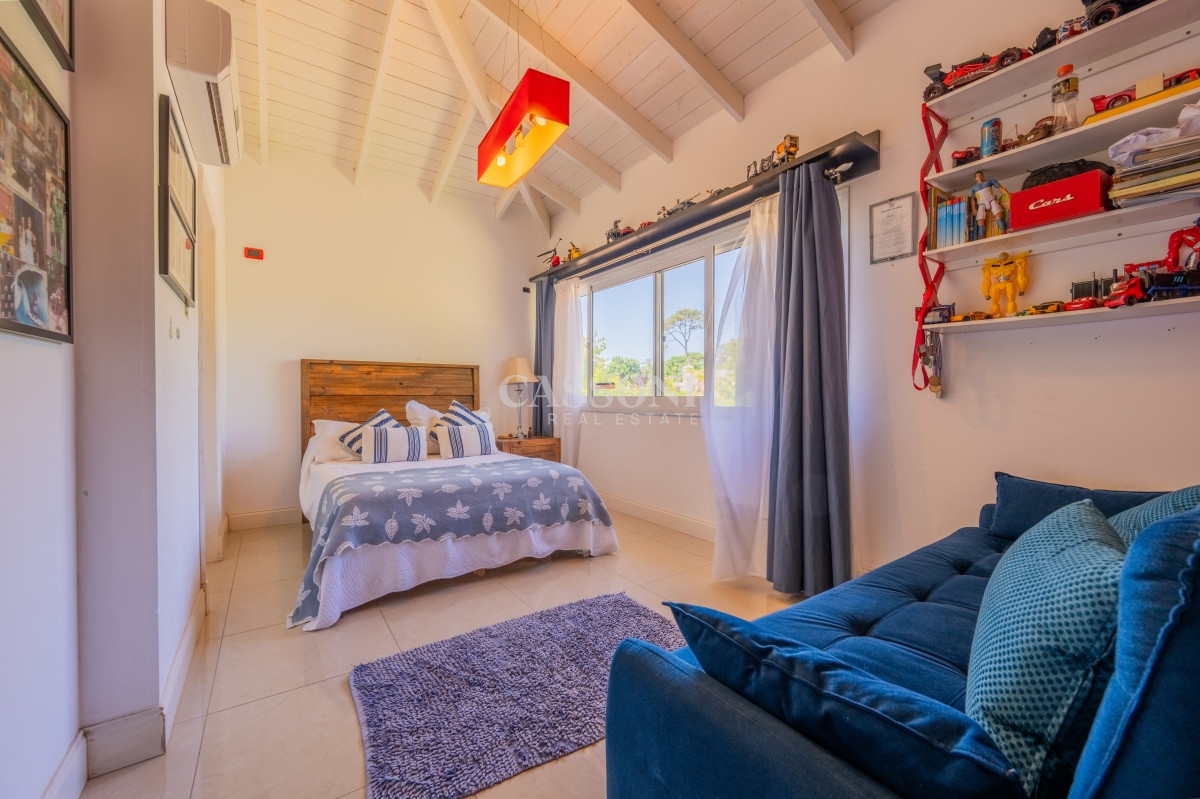 Casa ID.78 - Venta, Espectacular Residencia en Barrio Privado, La Arbolada  