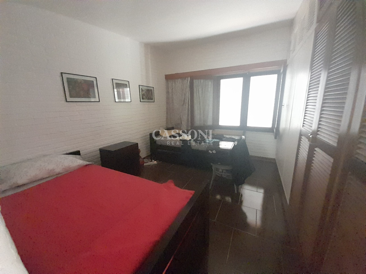 Casa ID.1828 - Alquiler Casa a 50 mts de Playa Mansa, 4 Dormitorios y Dependencia 