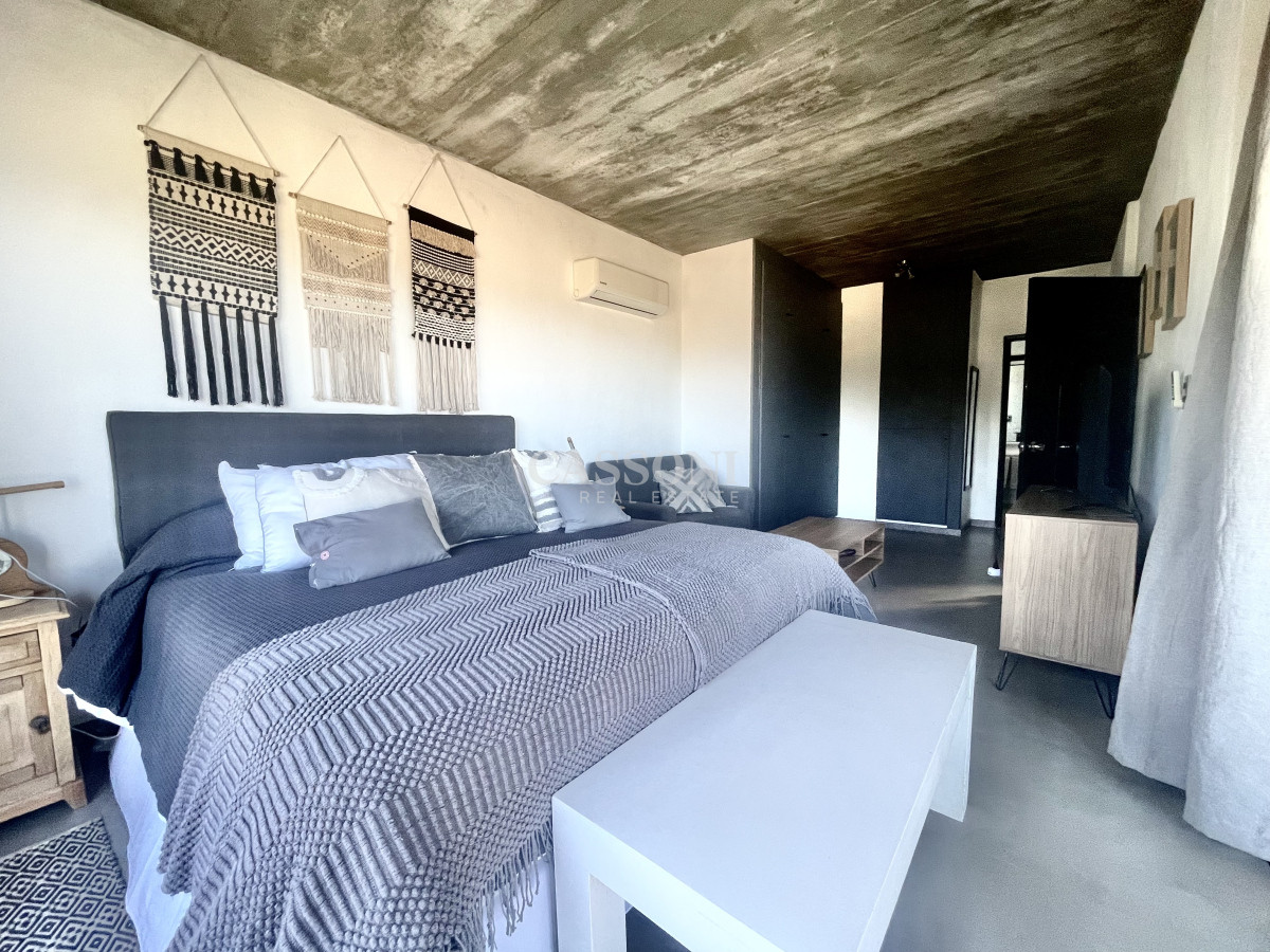 Casa ID.4995 - Alquiler  primera linea de montoya