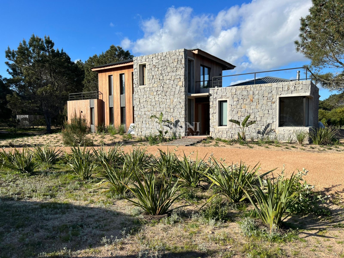 Casa ID.4888 - LAGUNA ESCONDIDA – Arquitectura, diseño y naturaleza en perfecta armonía