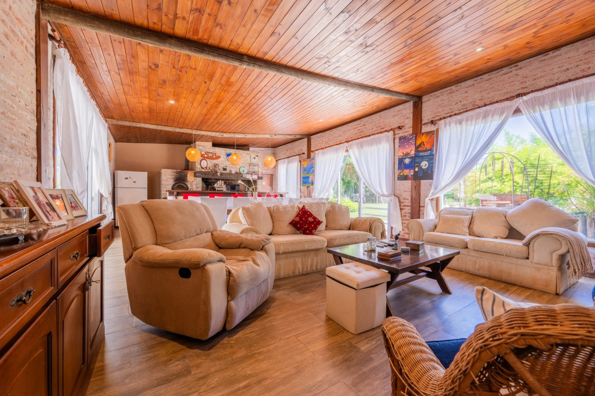 Casa ID.78 - Venta, Espectacular Residencia en Barrio Privado, La Arbolada  