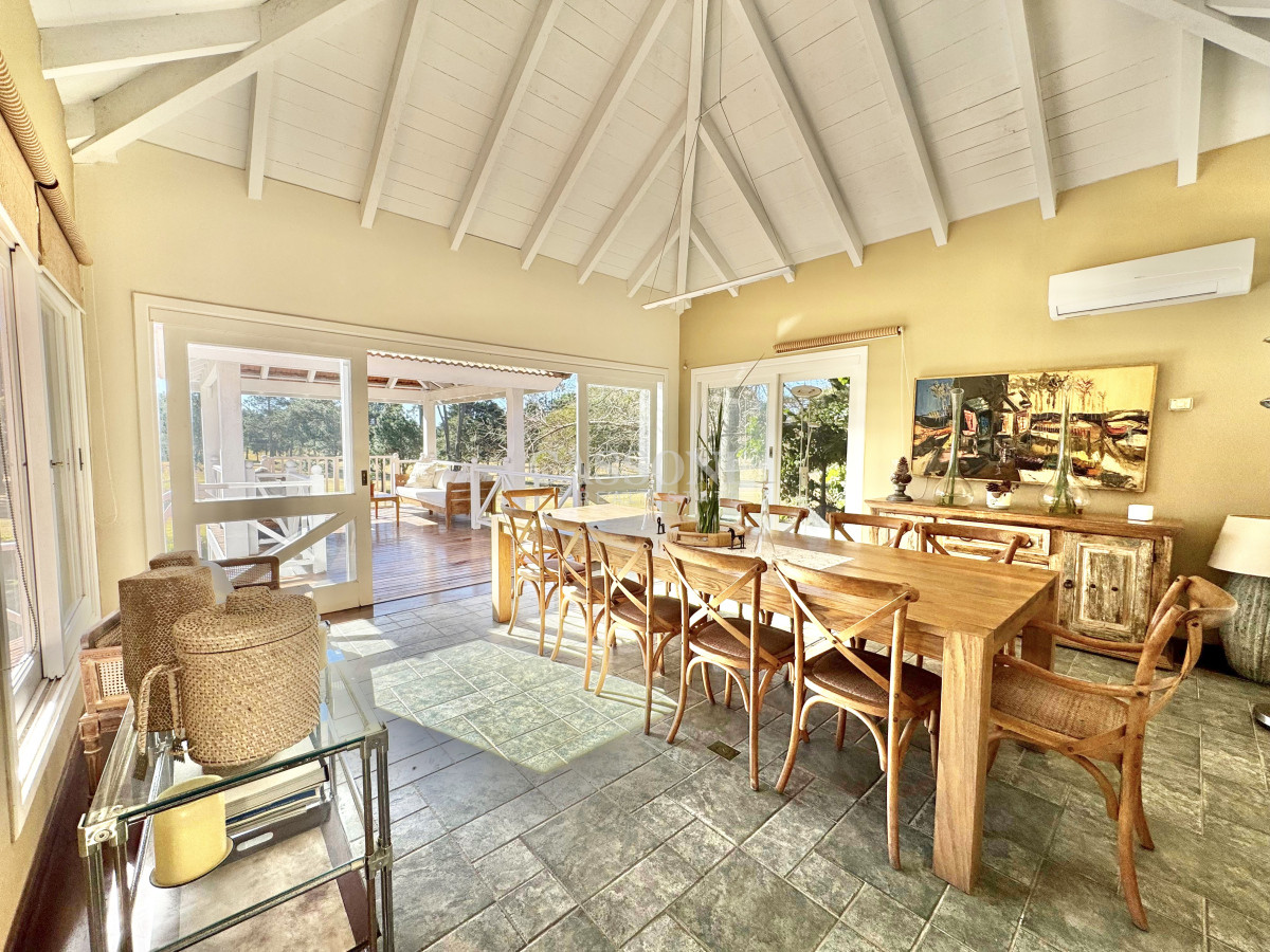 Casa ID.5010 - Residencia clásica con encanto colonial frente al golf