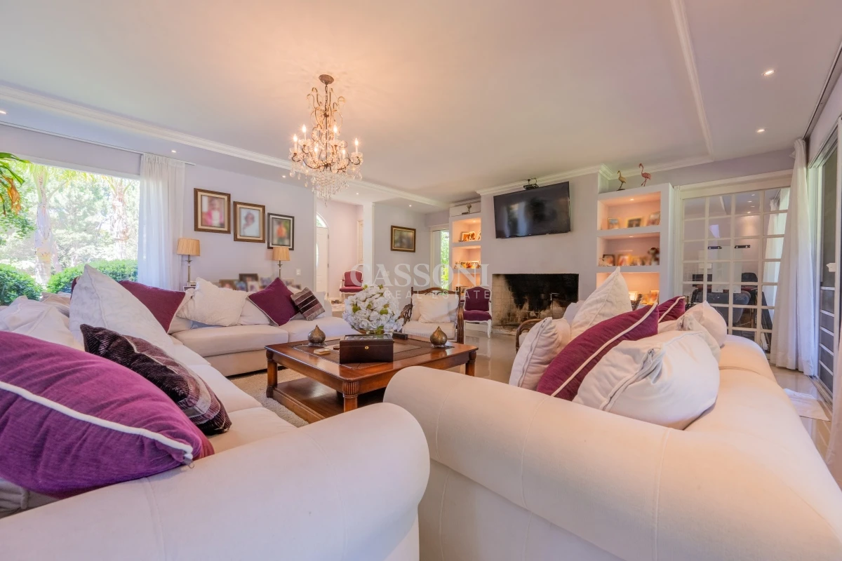 Casa ID.78 - Venta, Espectacular Residencia en Barrio Privado, La Arbolada  