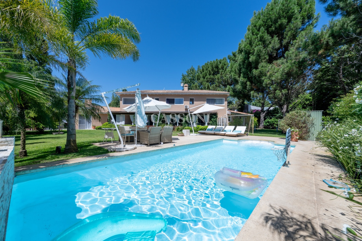 Casa ID.78 - Venta, Espectacular Residencia en Barrio Privado, La Arbolada  