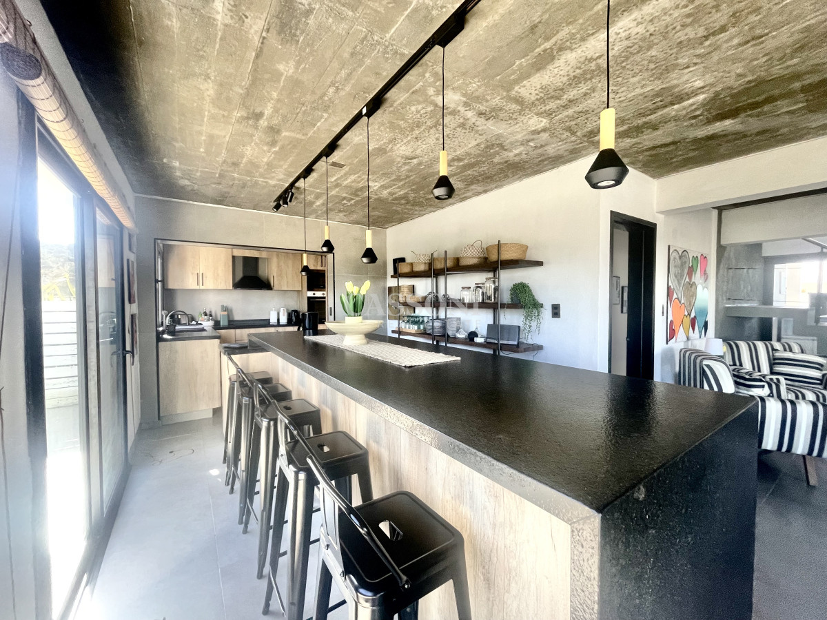 Casa ID.4995 - Alquiler  primera linea de montoya