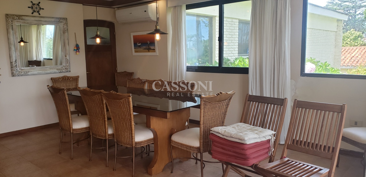Casa ID.1783 - Venta Casa en Manzana Entera, Proyecto Aprobado para Edificio