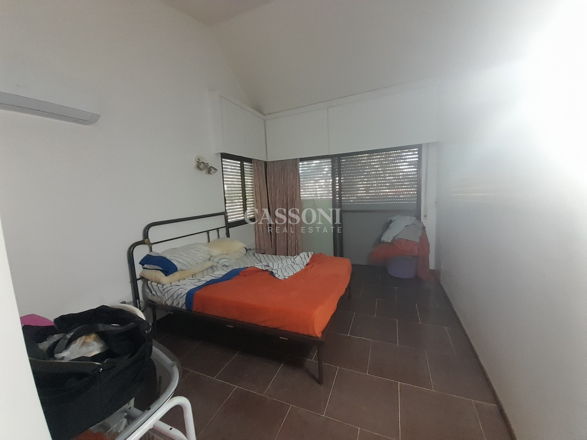 Casa ID.1828 - Alquiler Casa a 50 mts de Playa Mansa, 4 Dormitorios y Dependencia 