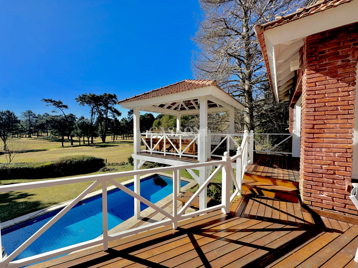 Casa ID.5010 - Residencia clásica con encanto colonial frente al golf