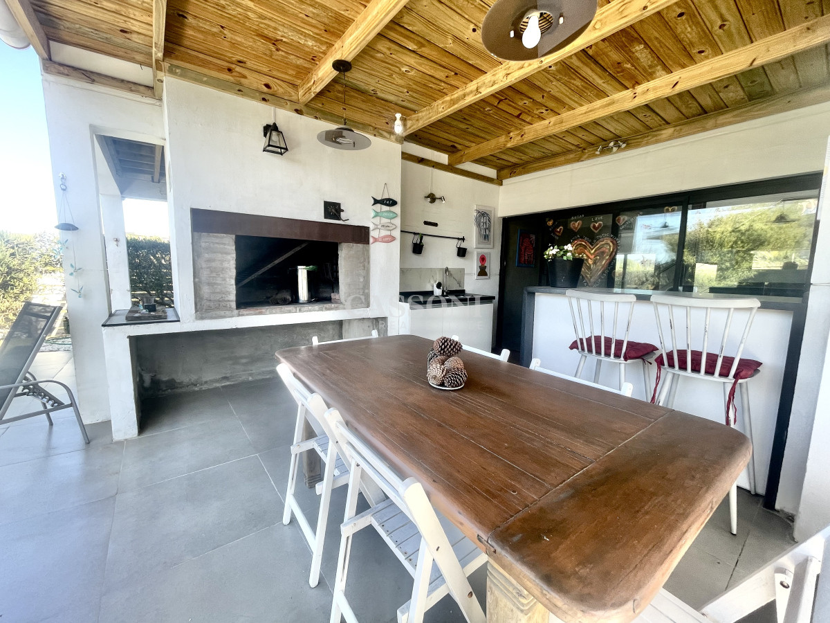 Casa ID.4995 - Alquiler  primera linea de montoya