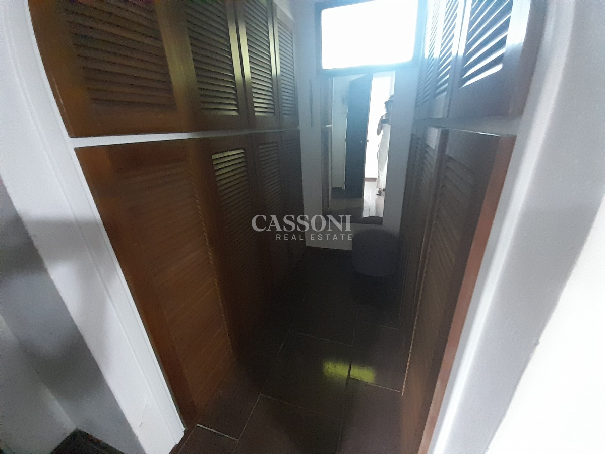 Casa ID.1828 - Alquiler Casa a 50 mts de Playa Mansa, 4 Dormitorios y Dependencia 