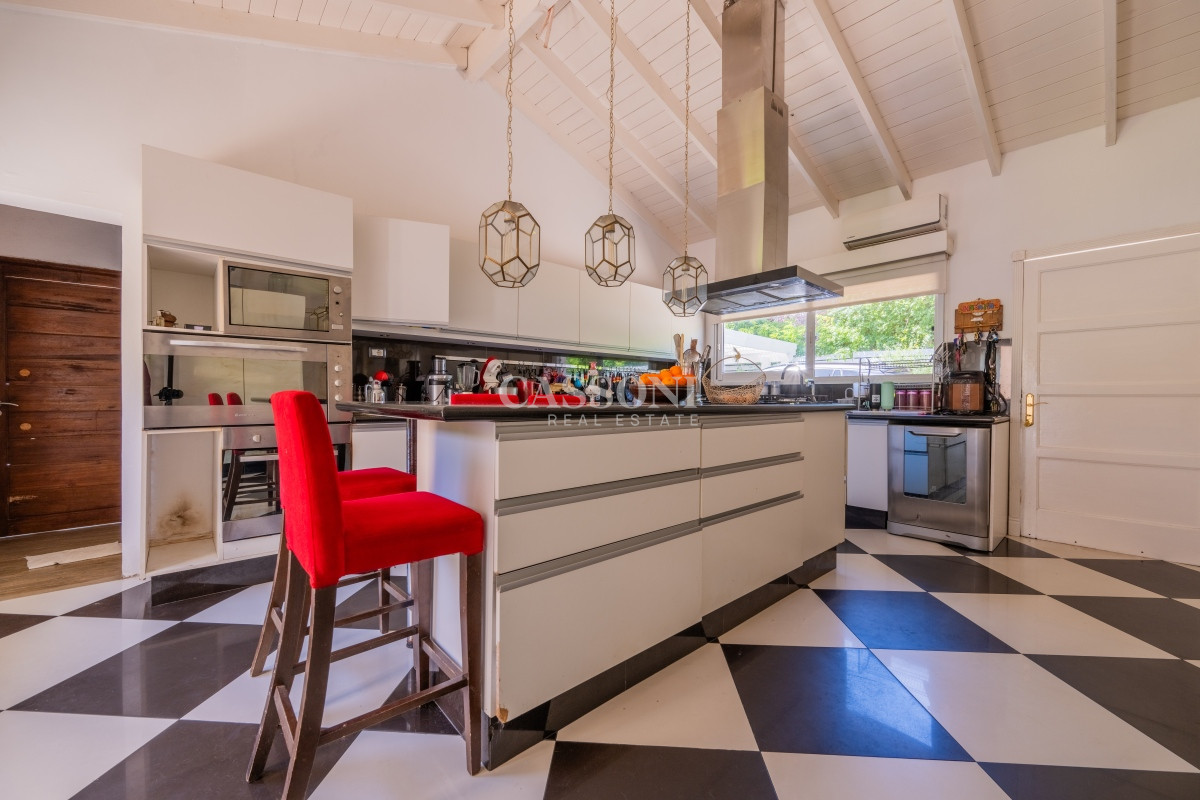 Casa ID.78 - Venta, Espectacular Residencia en Barrio Privado, La Arbolada  