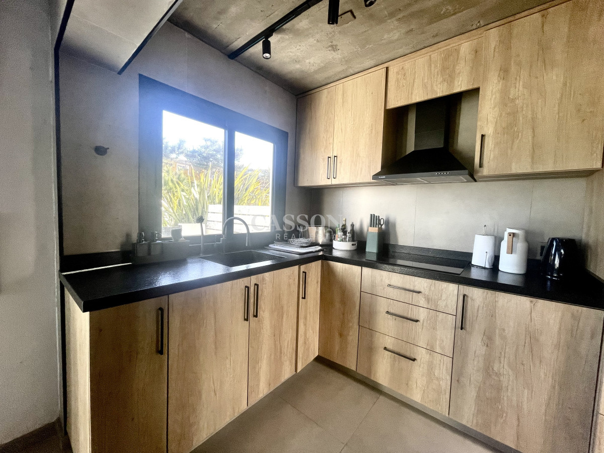 Casa ID.4995 - Alquiler  primera linea de montoya