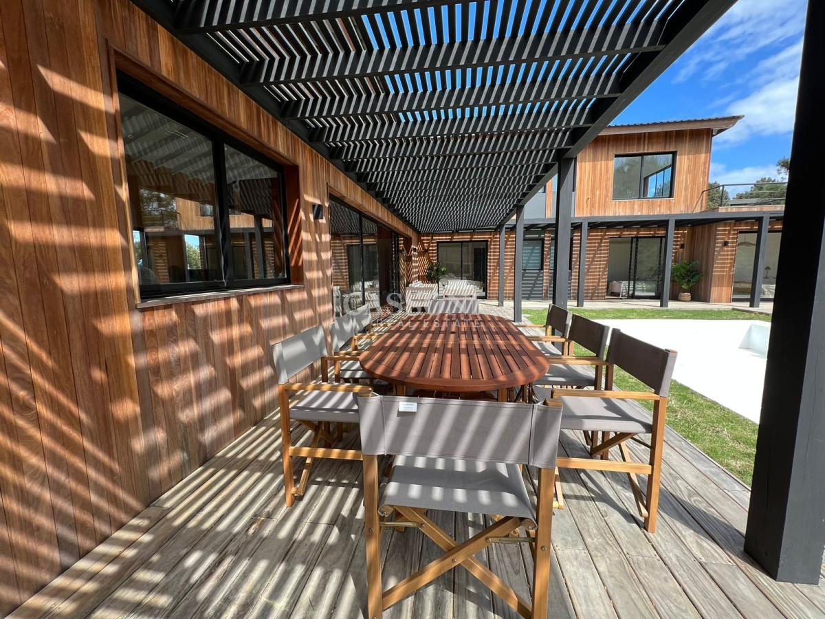 Casa ID.4888 - LAGUNA ESCONDIDA – Arquitectura, diseño y naturaleza en perfecta armonía