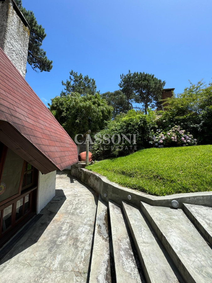 Casa ID.2430 - EN ALQUILER Y VENTA!  CASA DE 3 DORMITORIOS, BARRIO PINARES