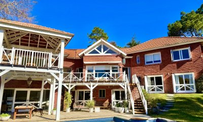Residencia clásica con encanto colonial frente al golf