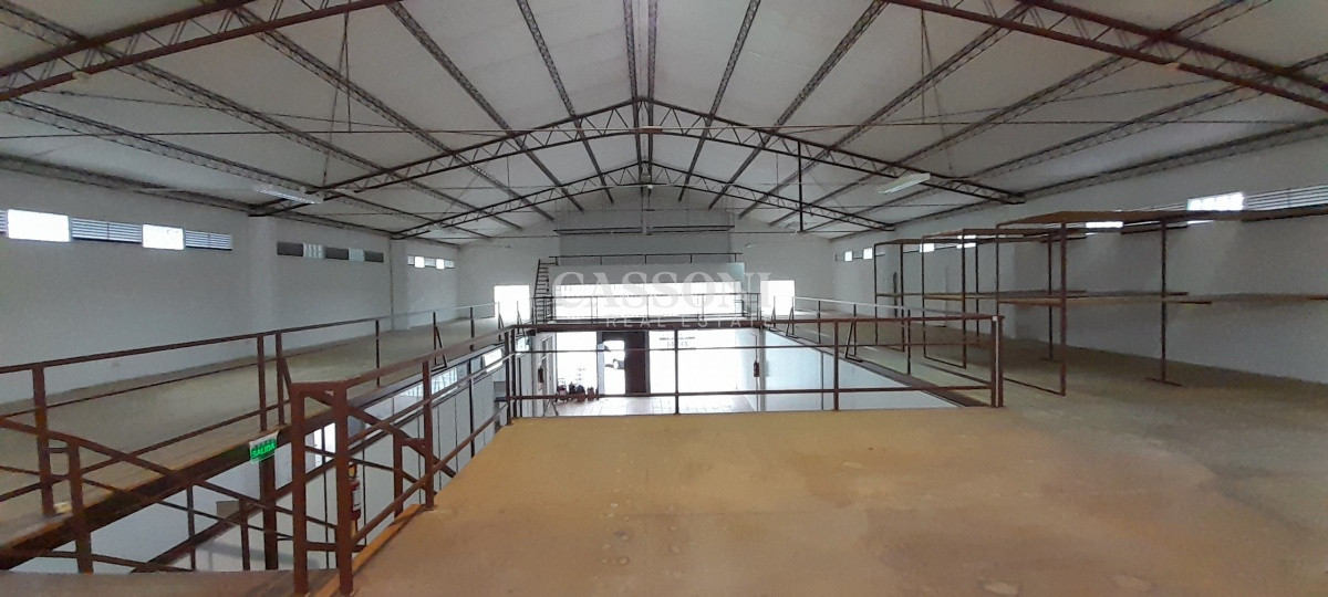 Local Comercial ID.822 - Alquiler Depósito de 704 m2 en Zona Punta Shooping