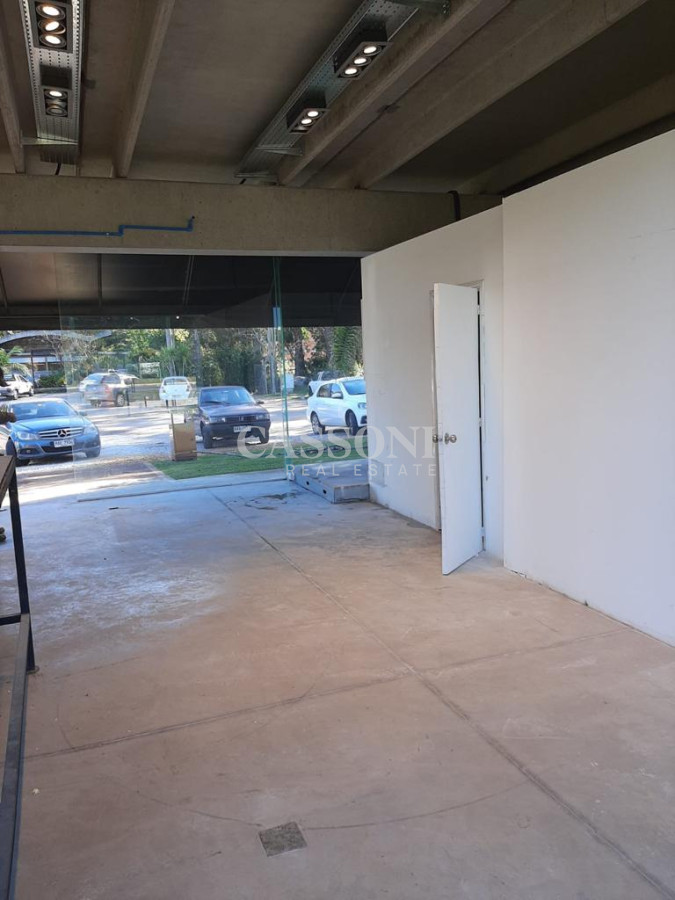 Local Comercial ID.112 - Alquiler o venta de local en Solanas