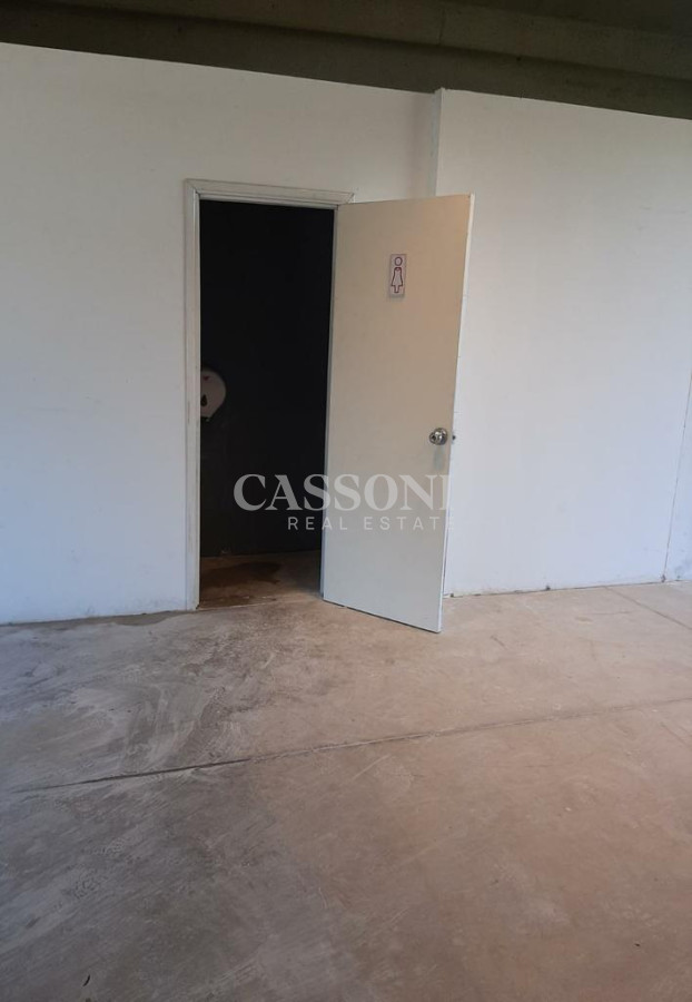 Local Comercial ID.112 - Alquiler o venta de local en Solanas