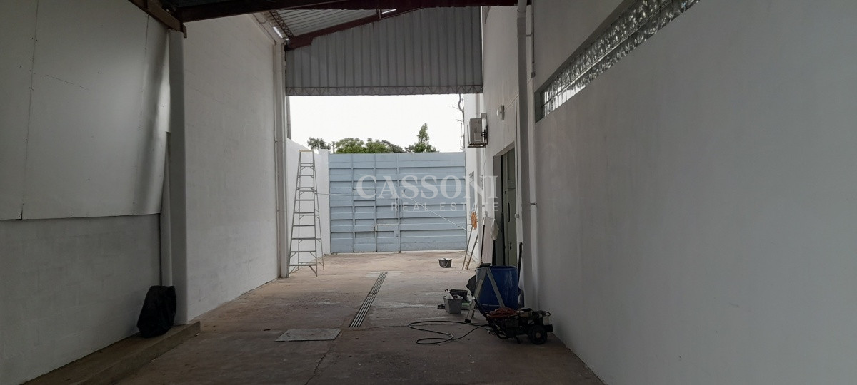 Local Comercial ID.822 - Alquiler Depósito de 704 m2 en Zona Punta Shooping